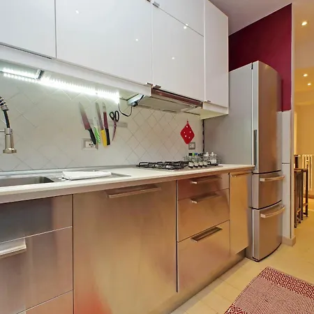 Ych-trendy Flat Near Marconi شقة روما