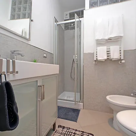 Ych-trendy Flat Near Marconi شقة روما