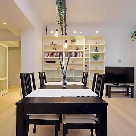Ych-trendy Flat Near Marconi *