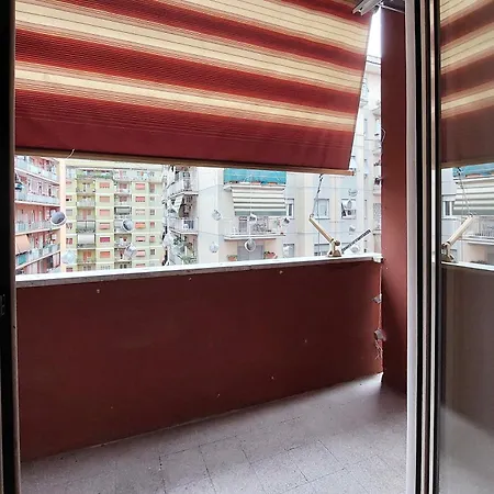 Ych-trendy Flat Near Marconi روما